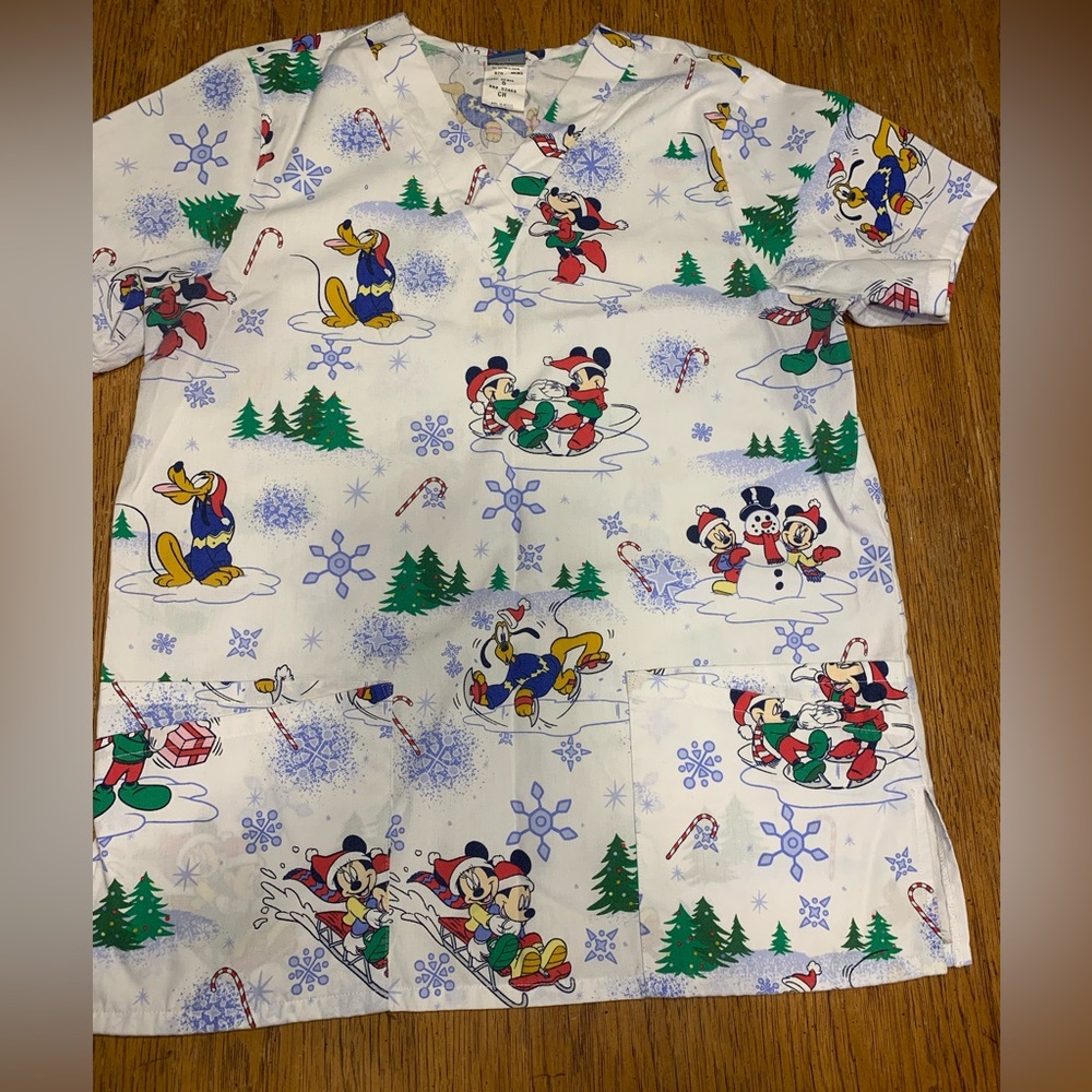 Disney Christmas scrub top size Small Mickey Pluto
